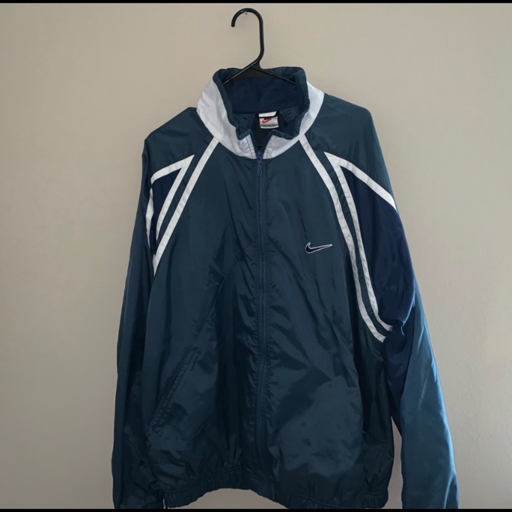 nike windbreaker